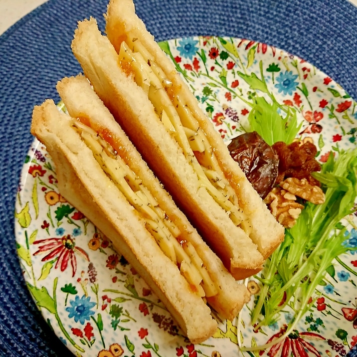 マーマレード＆チーズのサンドトースト